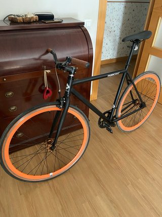 Bicicleta FABRICBIKE Fixie Negra Ruedas Naranja