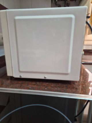 Microondas Nevir.