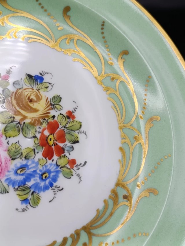Plato antiguo pintado a mano Limoges