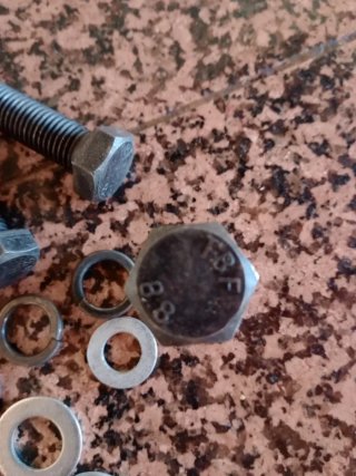 Lote de tornillos y tuercas