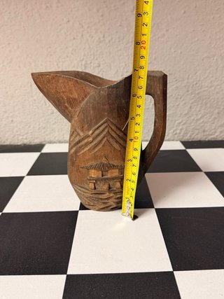 Jarra madera tallada antigua