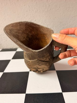 Jarra madera tallada antigua
