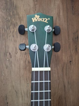 Ukelele verde WINZZ soprano de 21'