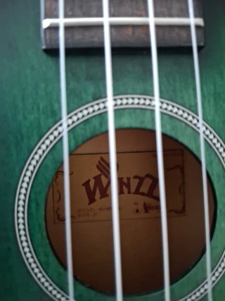 Ukelele verde WINZZ soprano de 21'