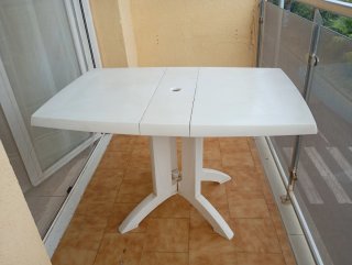 Mesa plegable con agujero para sombrilla 116x74x74