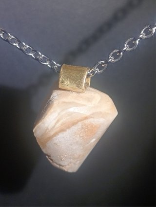 Collar elegante natural