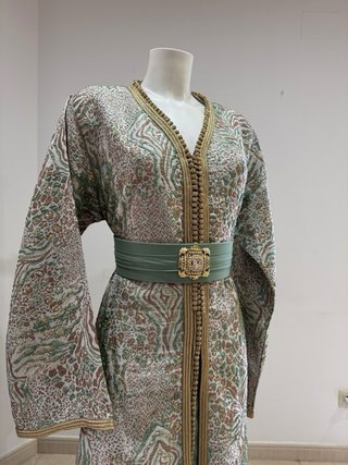 Takchita bordada oro y verde