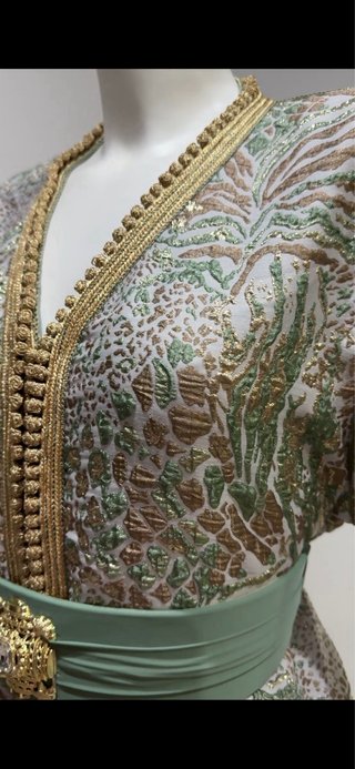 Takchita bordada oro y verde