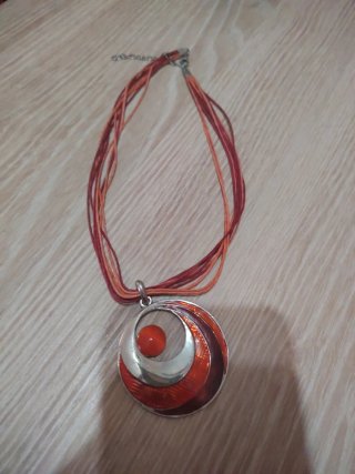 Collares varios, 1€ cada uno