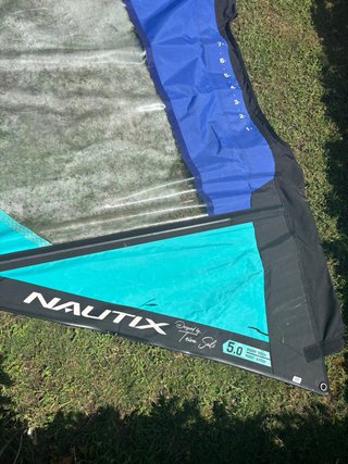 Vela surf NAUTIX 5.0 m² i botavara, mastil, peu