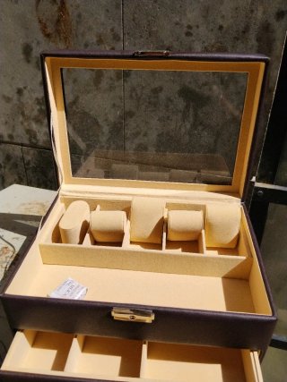 Relojero Joyero Marrón con Cajón