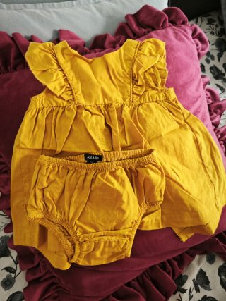 Vestido y braguita bebé Kiabi mostaza 3m