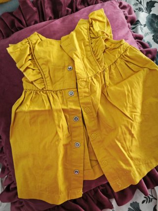 Vestido y braguita bebé Kiabi mostaza 3m