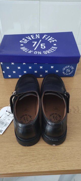 Zapatos escolares Merkal Seven Five negros