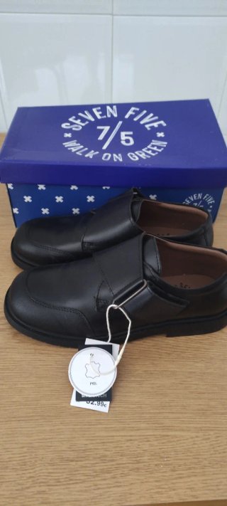Zapatos escolares Merkal Seven Five negros