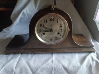 Reloj de chimenea Gustav Becker antiguo