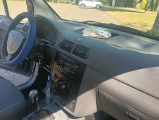 Ford Tourneo Connect 2005