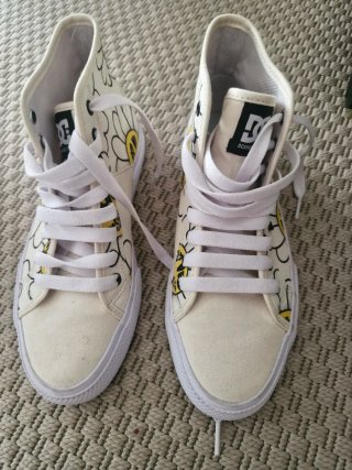 Botas DC Shoes Lona Flores Blancas y Amarillas