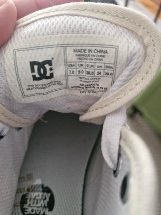 Botas DC Shoes Lona Flores Blancas y Amarillas