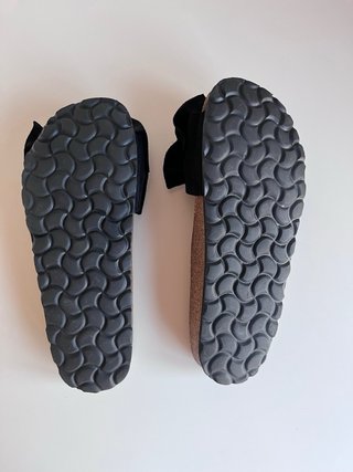 Sandalias negras con lazo