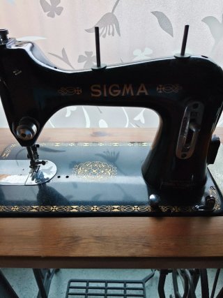 Máquina de coser antigua Sigma