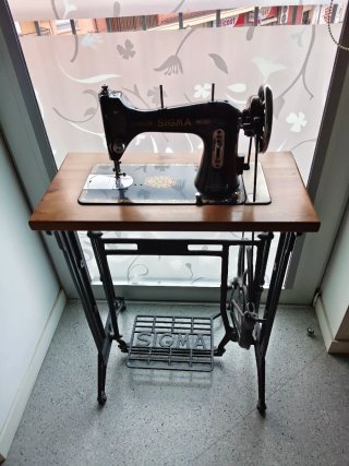 Máquina de coser antigua Sigma