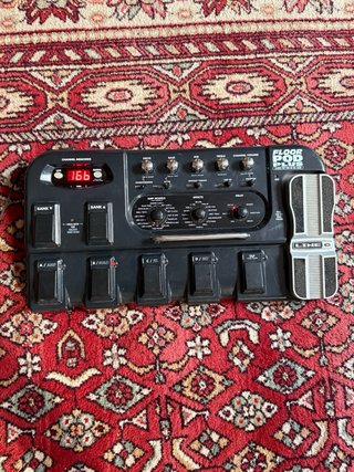 Line 6 Floor Pod Plus Pedalera Multiefectos