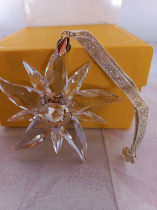 Adorno Swarovski Flor Edelweiss SCS Ed. Especial
