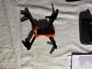 Dron con cámara Naranja y Negro