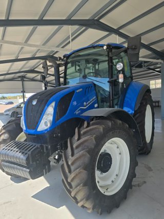 ALQUILER tractor New Holland T5 120 con apero..