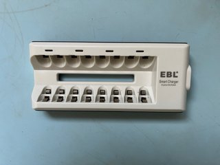 Cargador EBL Inteligente 8 Pilas AA/AAA + Pilas