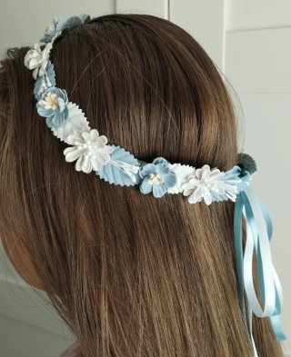 Corona de niña flores comunión azul y blanco