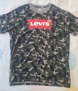Camiseta Levi's Camuflaje Talla L