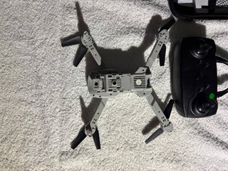 Dron con cámara y mando