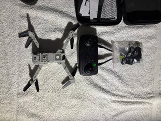 Dron con cámara y mando