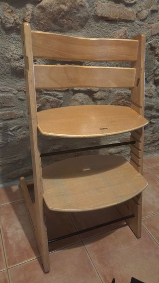 Trona de madera para bebé