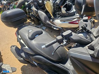 YAMAHA XMAX 400