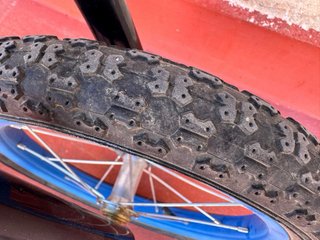 Bicicleta sin pedales azul