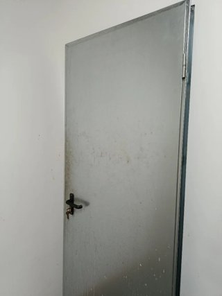 2 Puertas de trastero metálicas