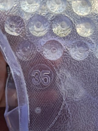 Cangrejeras transparentes Talla 35. Sin uso.