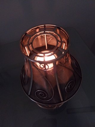 Porta candela in ferro con stelo e paralume