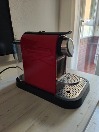Cafetera Nespresso Krups Roja