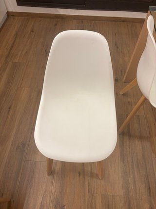 Mesa de cristal y regalo 4 sillas nórdicas