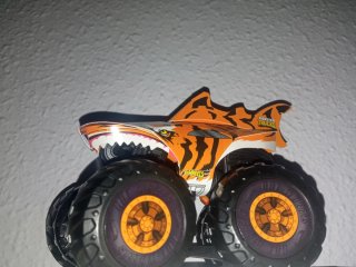 Hot Wheels Tiger Shark