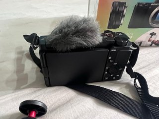 Cámara Sony ZV-E10 Vlog Kit