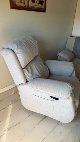 Sillón reclinable de tela beige/gris