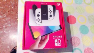 Nintendo Switch OLED Blanca y Negra