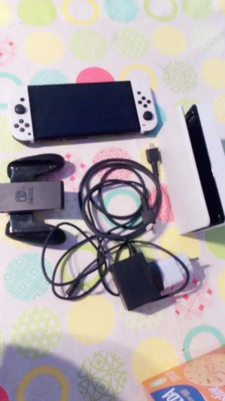 Nintendo Switch OLED Blanca y Negra