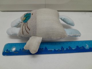 Muñeco artesanal de tela hecho a mano