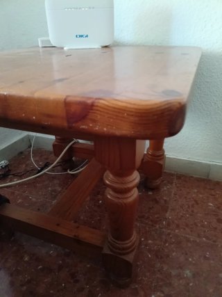 Mesa baja de madera